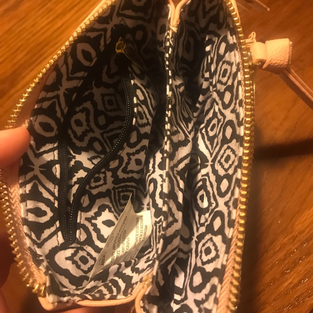 EUC Steve Madden Wristlet - Picture 8 of 8